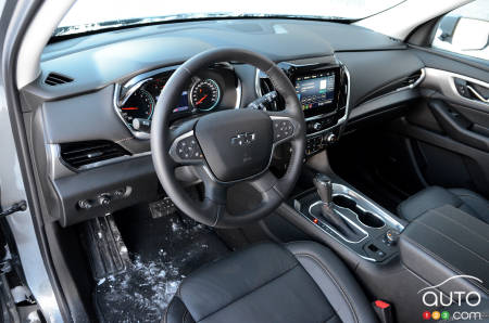 2020 Chevrolet Traverse RS, interior